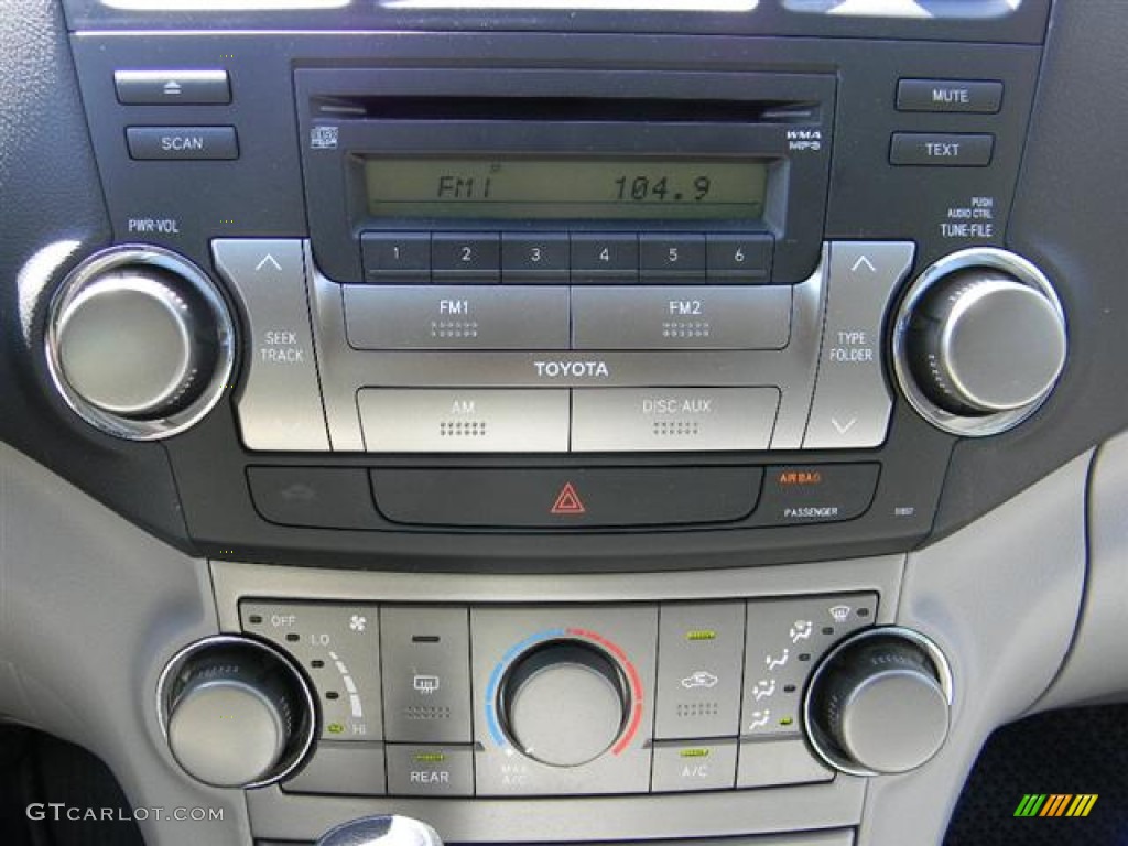 2010 Toyota Highlander SE Controls Photo #57593591