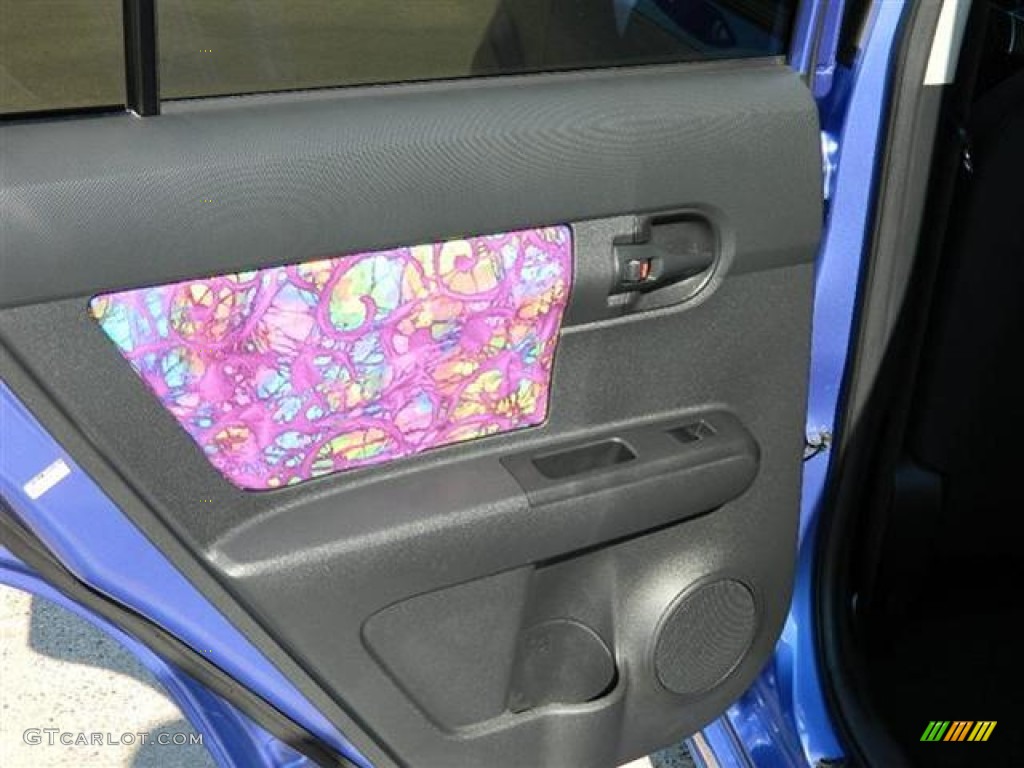 2010 Scion xB Release Series 7.0 Door Panel Photos