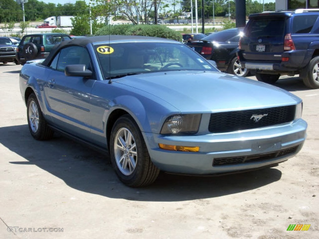 2007 Mustang V6 Deluxe Convertible - Windveil Blue Metallic / Medium Parchment photo #3