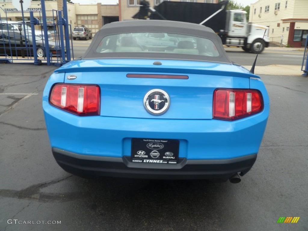 2010 Mustang V6 Premium Convertible - Grabber Blue / Saddle photo #4