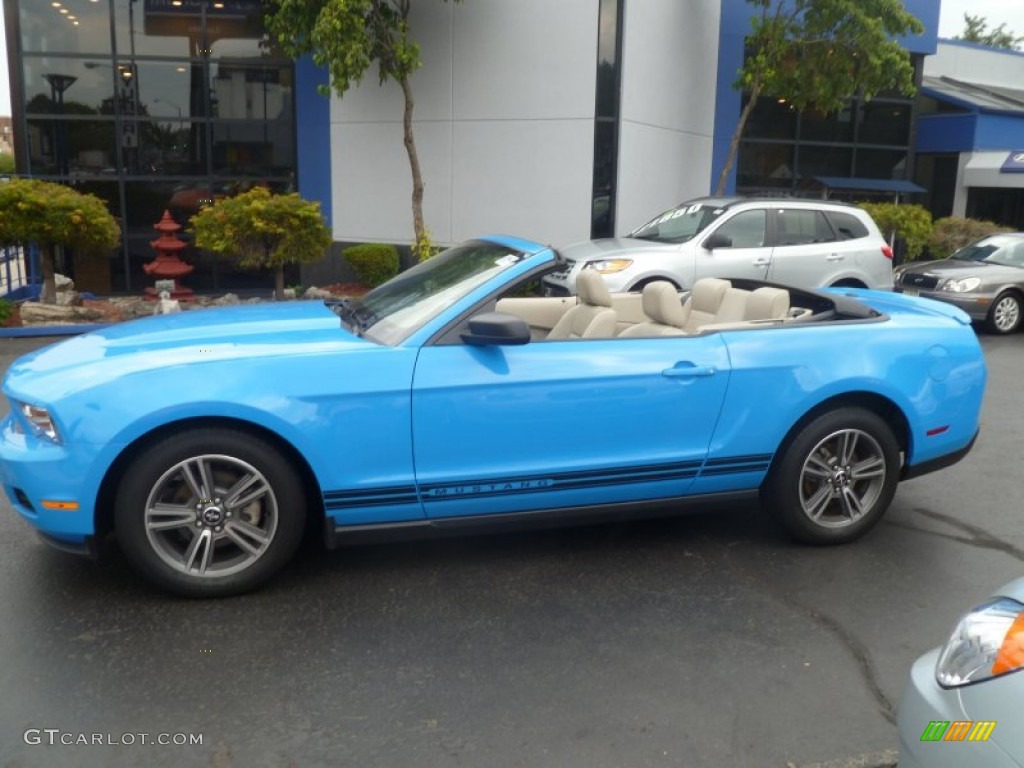 2010 Mustang V6 Premium Convertible - Grabber Blue / Saddle photo #13