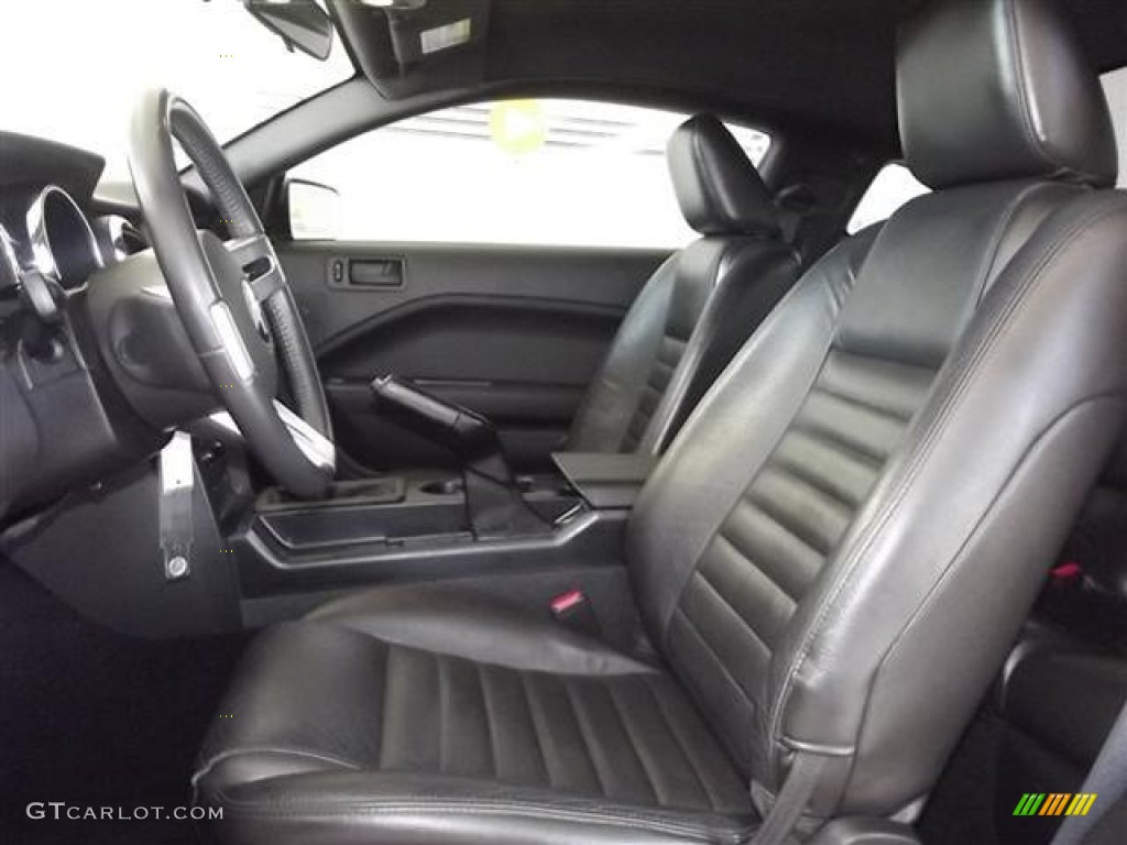 Black Interior 2006 Ford Mustang GT Premium Coupe Photo #57600315