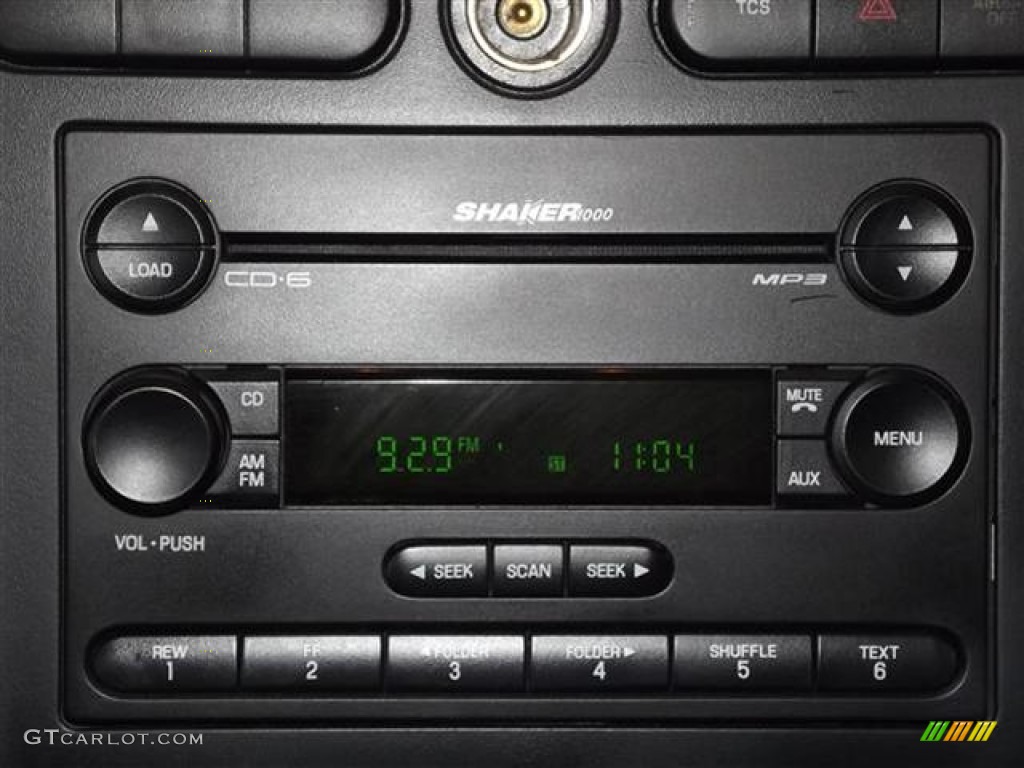 2006 Ford Mustang GT Premium Coupe Audio System Photo #57600342