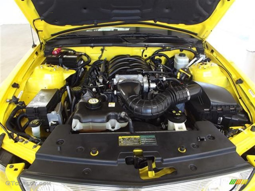 2006 Mustang GT Premium Coupe - Screaming Yellow / Black photo #26