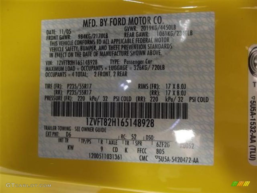 2006 Mustang GT Premium Coupe - Screaming Yellow / Black photo #28