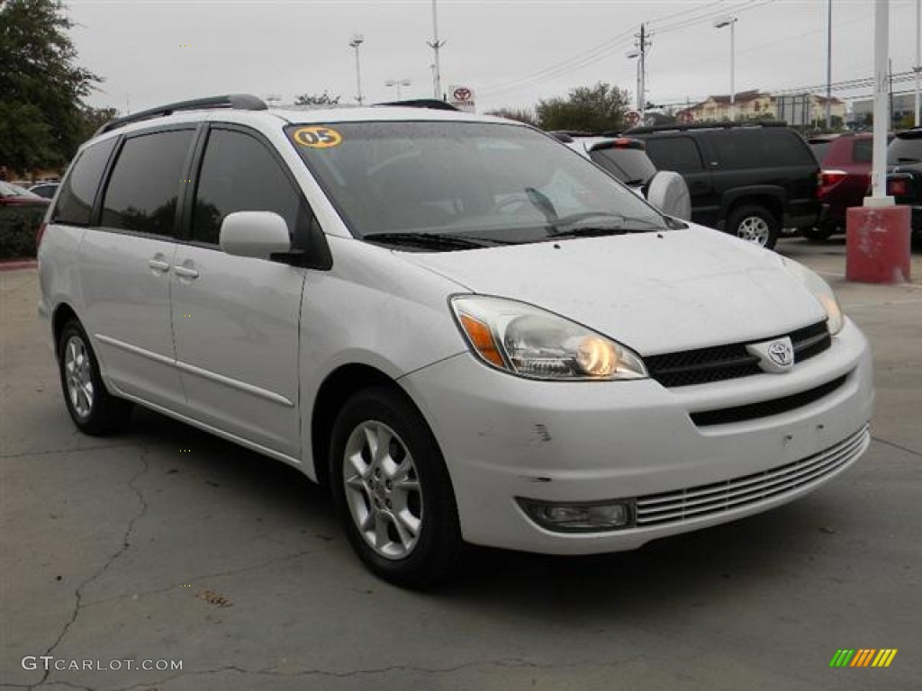 2005 Sienna XLE - Natural White / Taupe photo #3