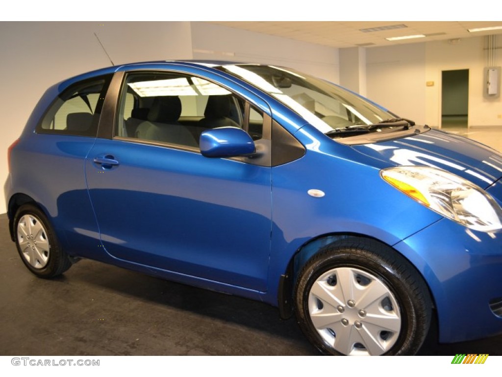 2008 Yaris 3 Door Liftback - Blazing Blue Pearl / Dark Charcoal photo #7