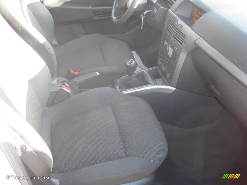 2008 Astra XE Sedan - Arctic White / Charcoal photo #2