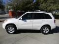 Super White - RAV4 4WD Photo No. 9