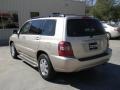 2005 Sonora Gold Pearl Toyota Highlander V6  photo #8