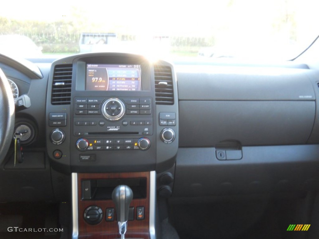 2008 Pathfinder LE V8 4x4 - Super Black / Graphite photo #22