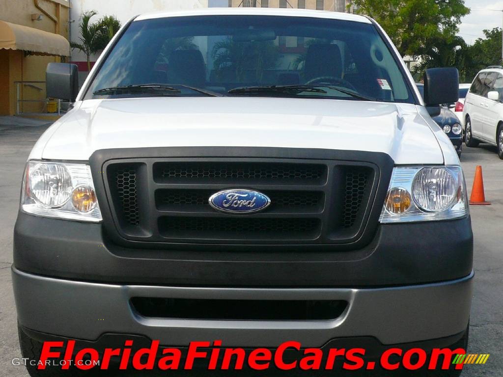 2006 F150 XL Regular Cab - Oxford White / Medium Flint photo #5