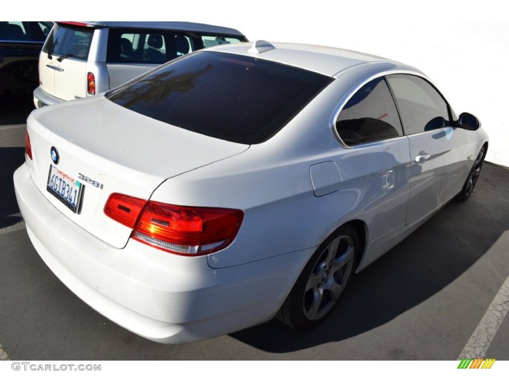 2009 3 Series 328i Coupe - Alpine White / Black photo #3