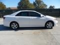 Super White - Camry SE Photo No. 2