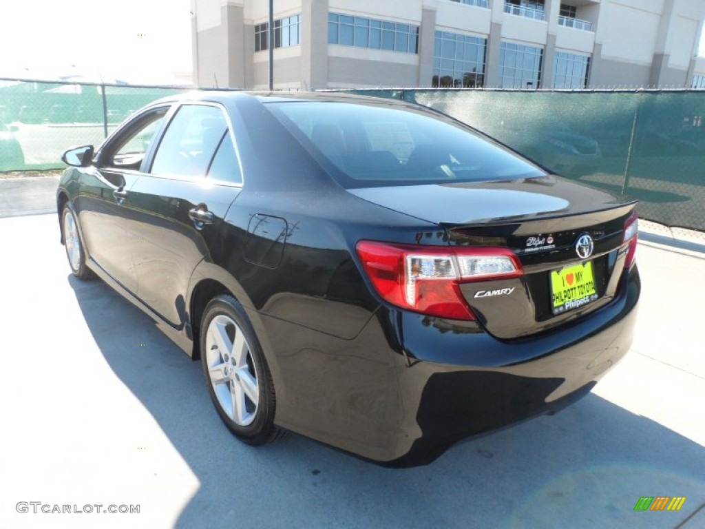 2012 Camry SE - Attitude Black Metallic / Black photo #5