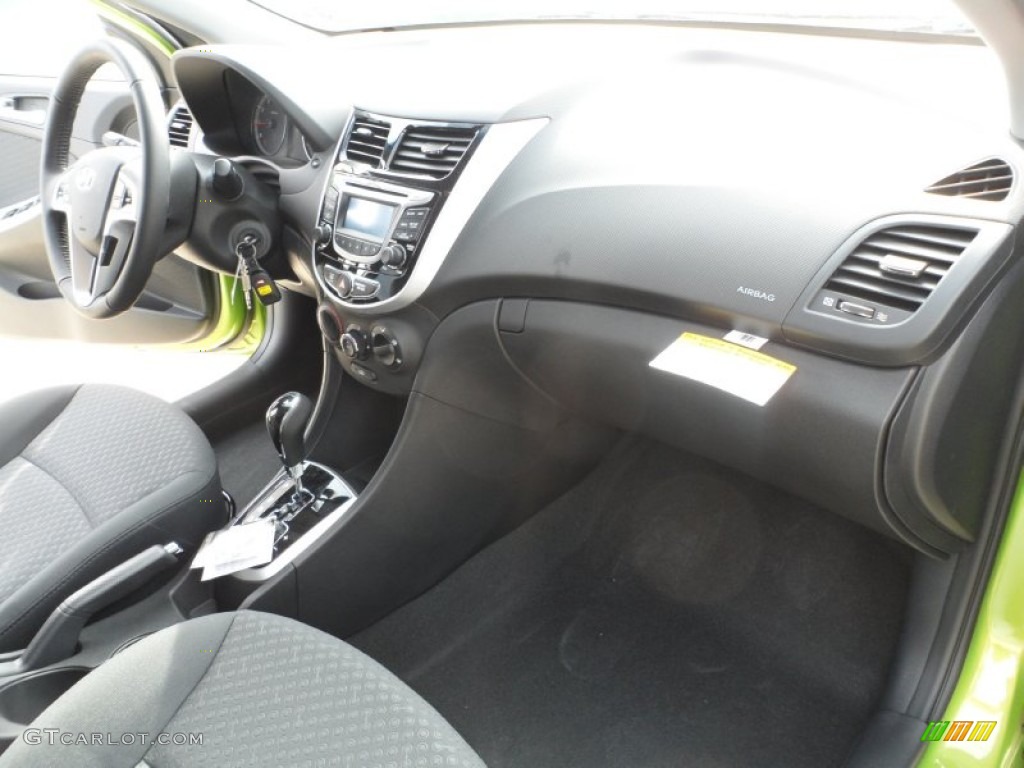 2012 Hyundai Accent SE 5 Door Black Dashboard Photo #57613231