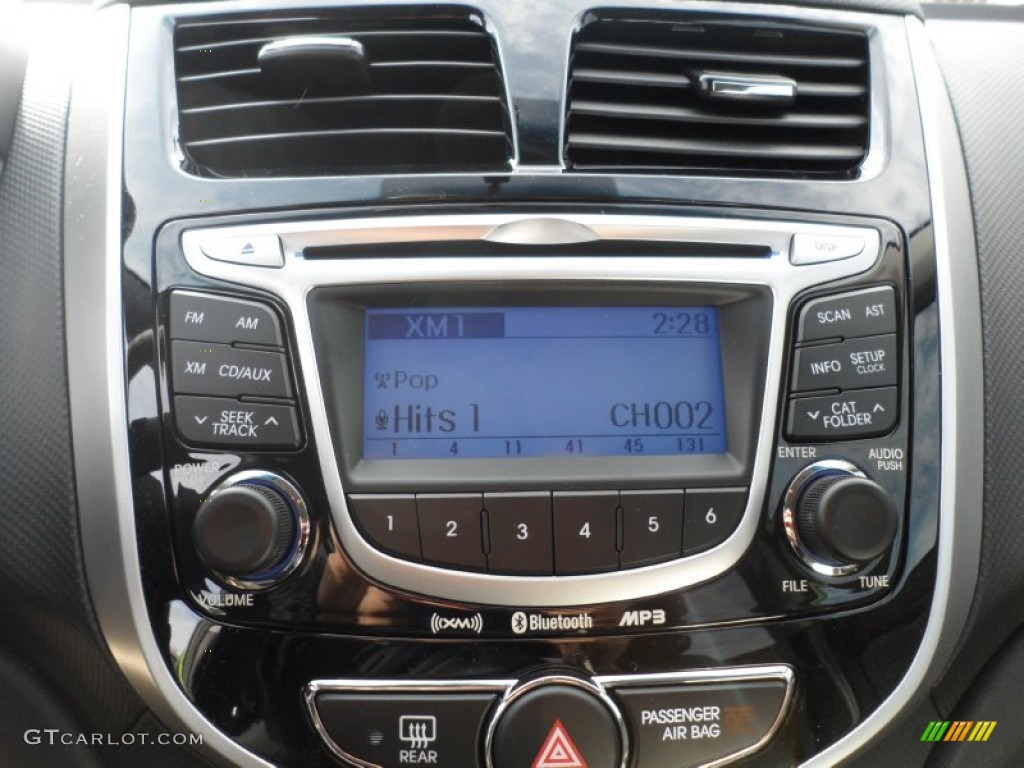 2012 Hyundai Accent SE 5 Door Controls Photo #57613315