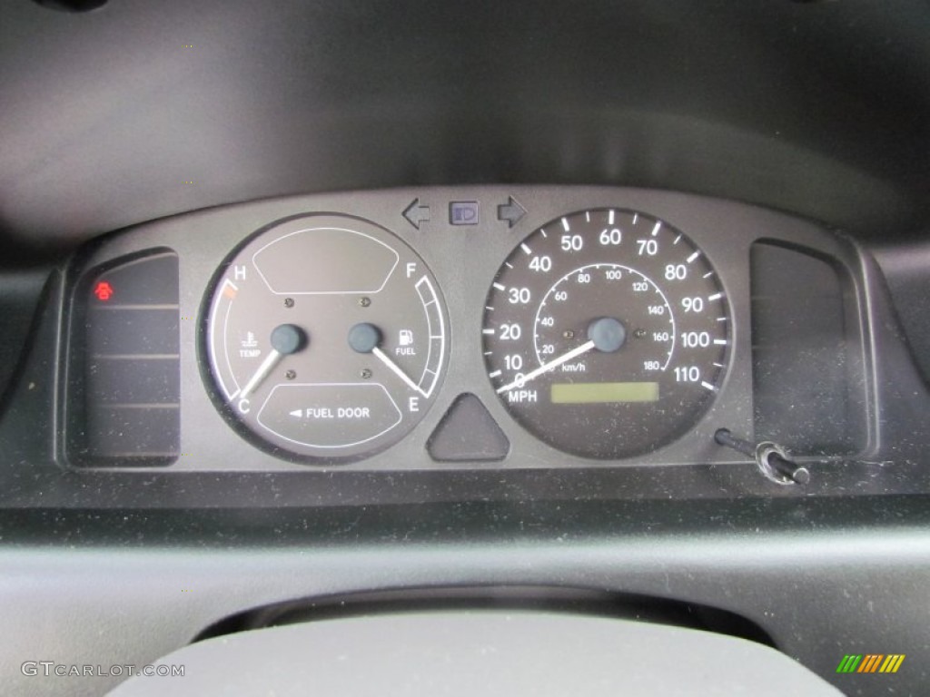 2000 Chevrolet Prizm LSi Gauges Photos