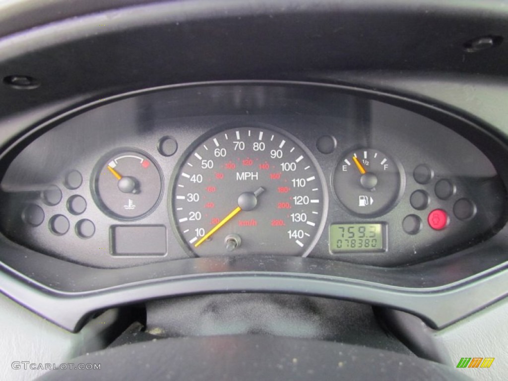 2000 Ford Focus LX Sedan Gauges Photos