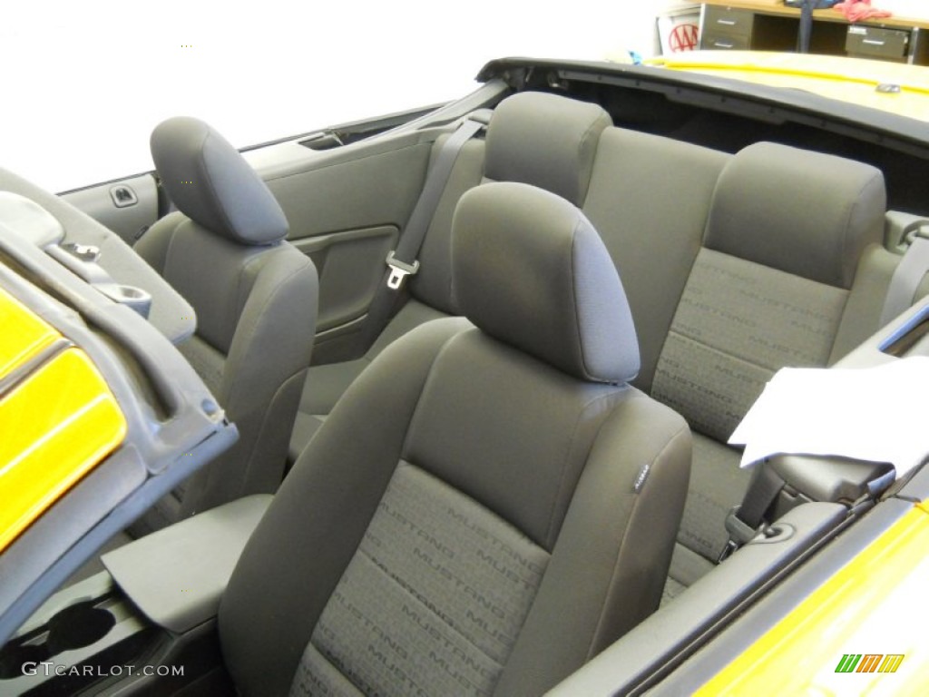 2007 Mustang V6 Deluxe Convertible - Grabber Orange / Dark Charcoal photo #26