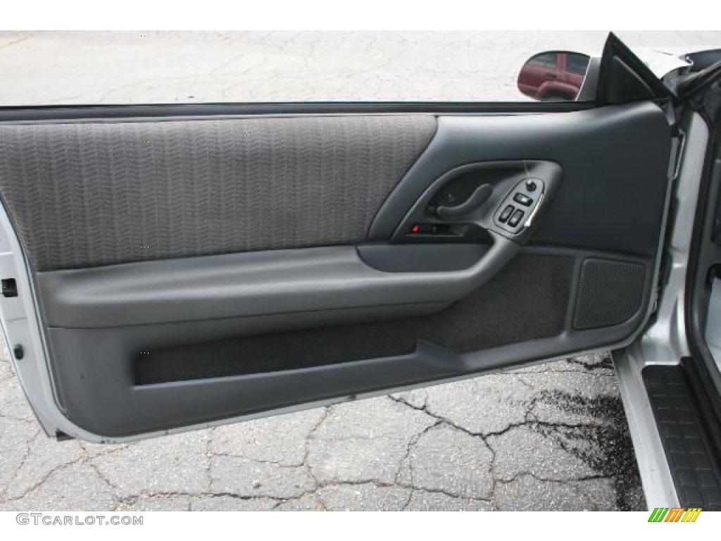 1999 Chevrolet Camaro Coupe Dark Gray Door Panel Photo #57623803