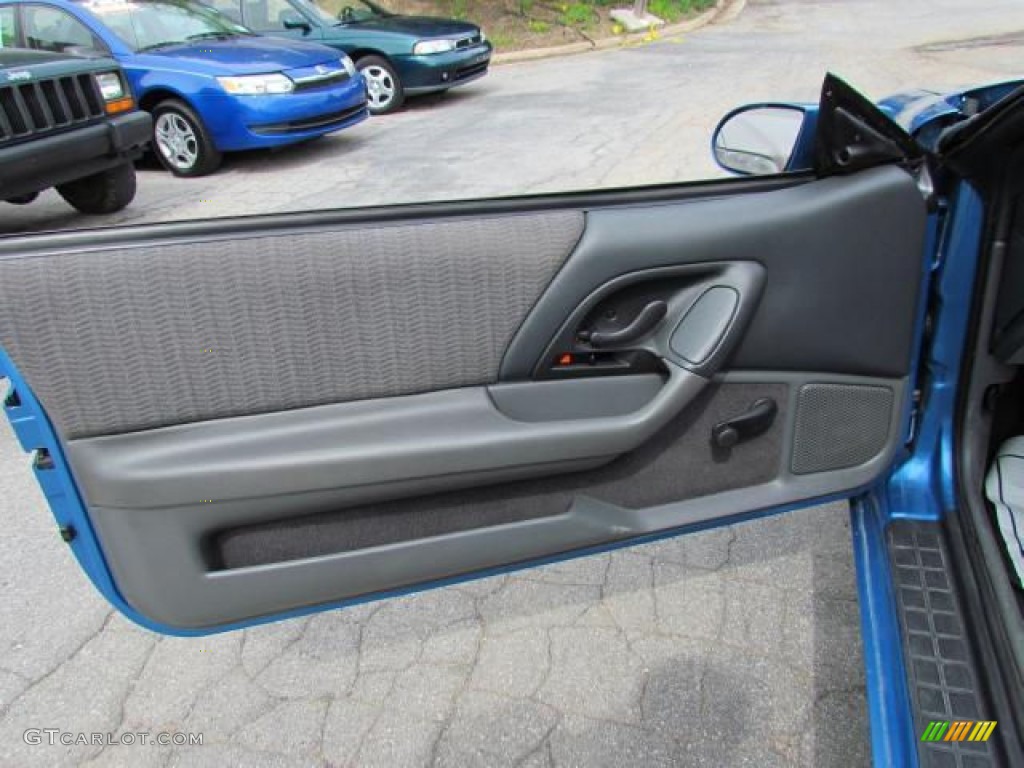 1999 Chevrolet Camaro Coupe Dark Gray Door Panel Photo #57623953