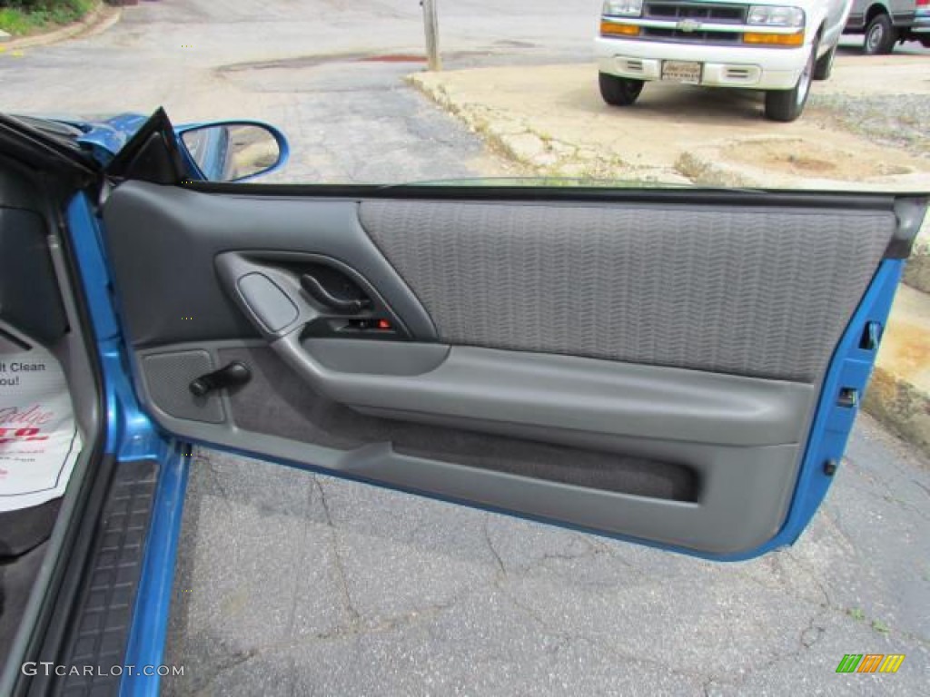 1999 Chevrolet Camaro Coupe Dark Gray Door Panel Photo #57624028