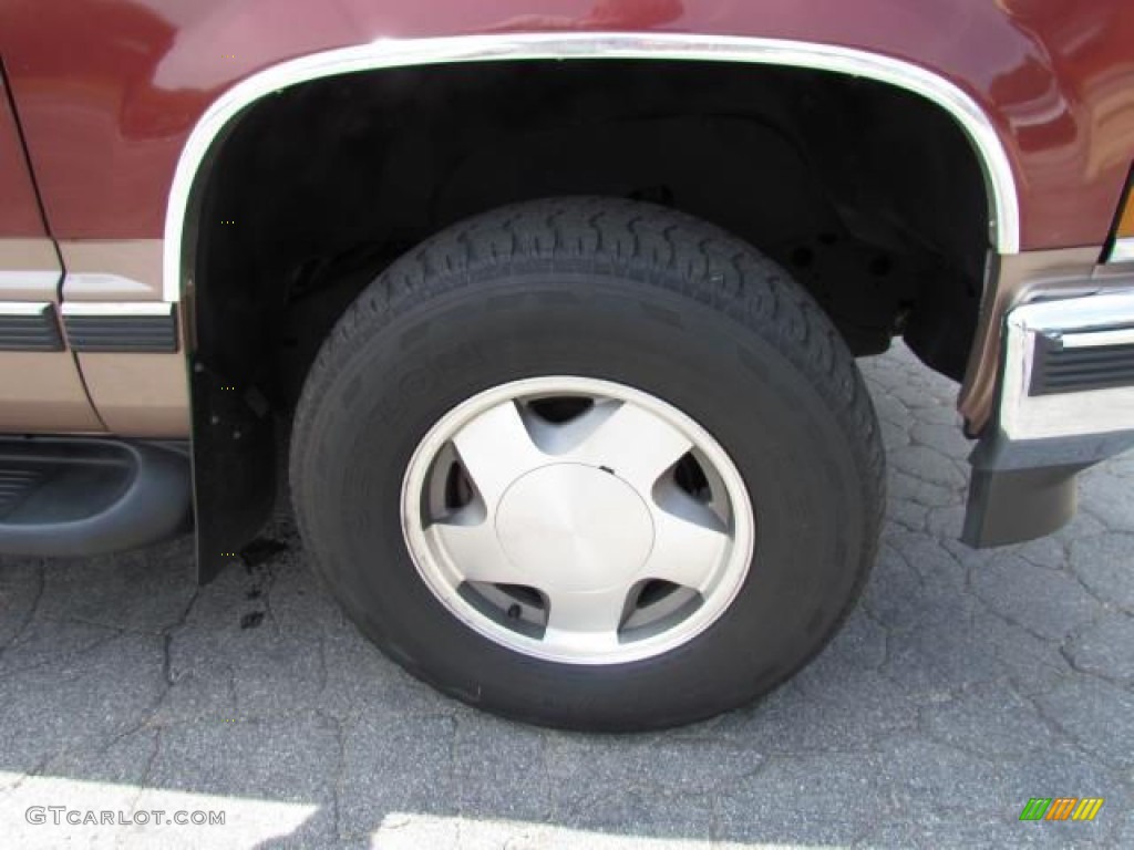 1998 Chevrolet Suburban K1500 LS 4x4 Wheel Photo #57625054