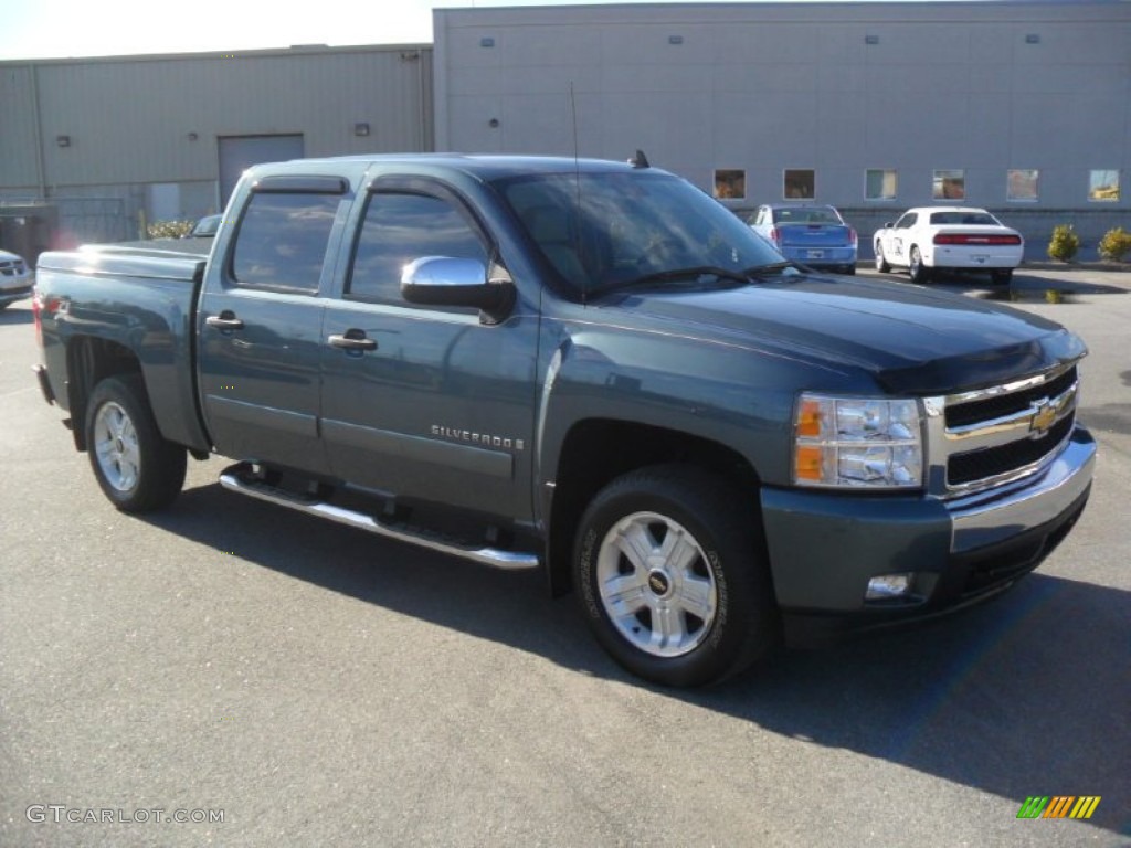 2008 Silverado 1500 LT Crew Cab - Graystone Metallic / Light Cashmere/Ebony Accents photo #5