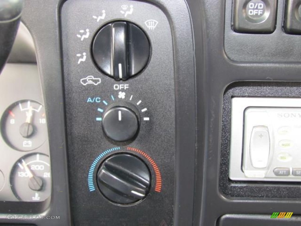 1996 Dodge Ram 1500 ST Extended Cab 4x4 Controls Photo #57627268