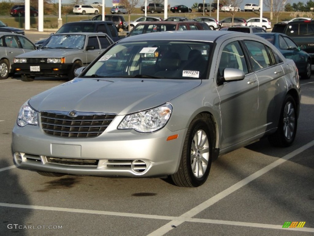 2010 Sebring Limited Sedan - Bright Silver Metallic / Dark Slate Gray photo #3