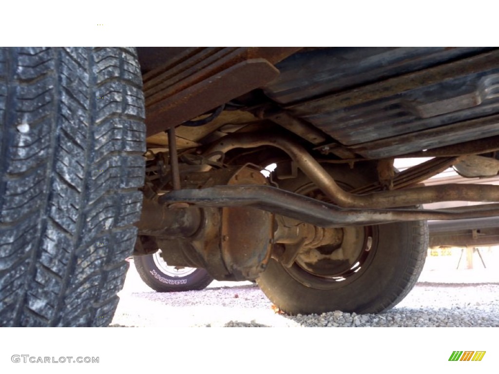 1988 Ford F150 XLT Lariat Regular Cab Undercarriage Photo #57629254