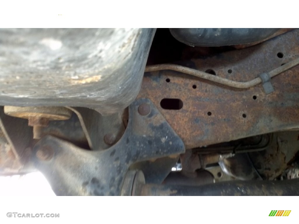 1988 Ford F150 XLT Lariat Regular Cab Undercarriage Photo #57629323
