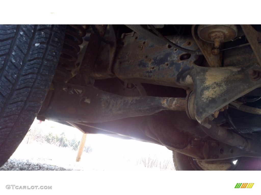 1988 Ford F150 XLT Lariat Regular Cab Undercarriage Photo #57629353