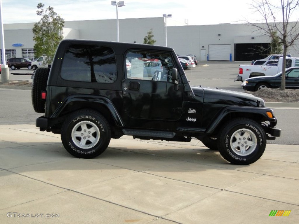 2004 Wrangler Sahara 4x4 - Black / Khaki photo #5