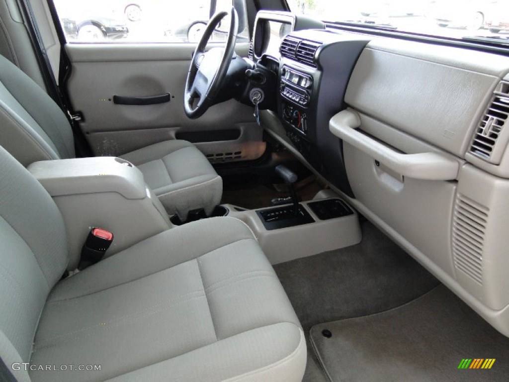 2004 Wrangler Sahara 4x4 - Black / Khaki photo #26