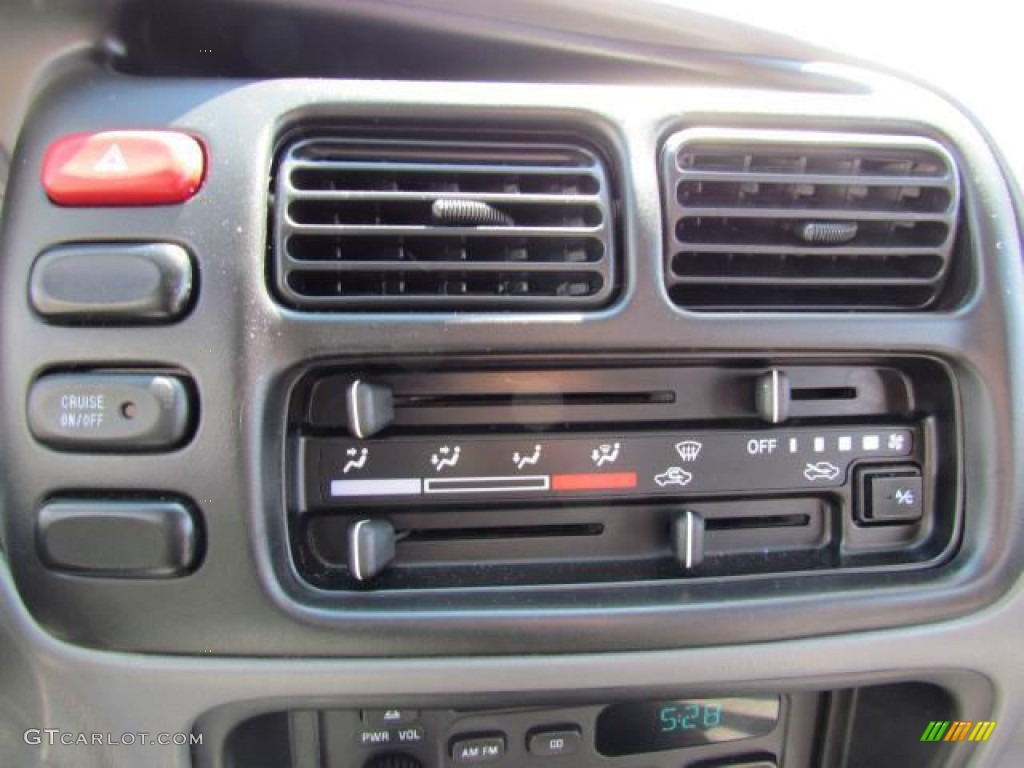 2003 Chevrolet Tracker Convertible Controls Photos