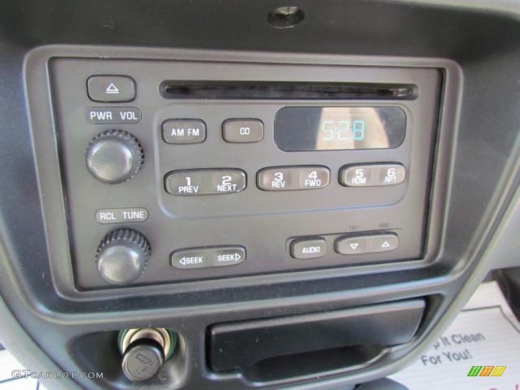 2003 Chevrolet Tracker Convertible Audio System Photo #57630238