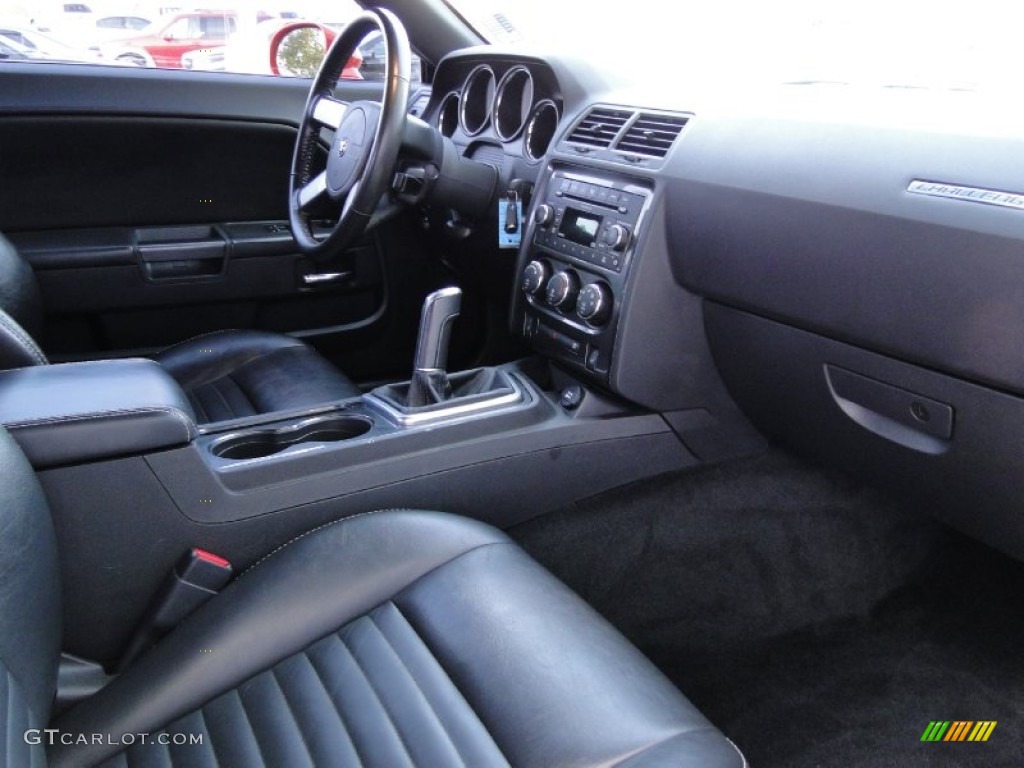 Dark Slate Gray Interior 2009 Dodge Challenger R/T Photo #57630313