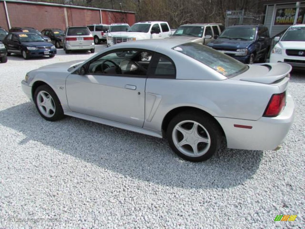 Silver Metallic 2000 Ford Mustang GT Coupe Exterior Photo #57635200