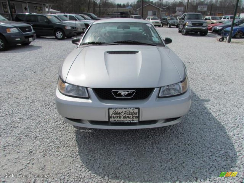 2000 Mustang GT Coupe - Silver Metallic / Medium Graphite photo #9