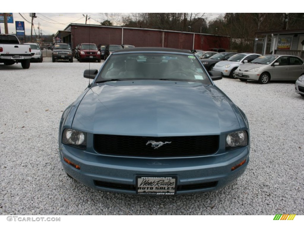2006 Mustang V6 Deluxe Convertible - Windveil Blue Metallic / Dark Charcoal photo #12