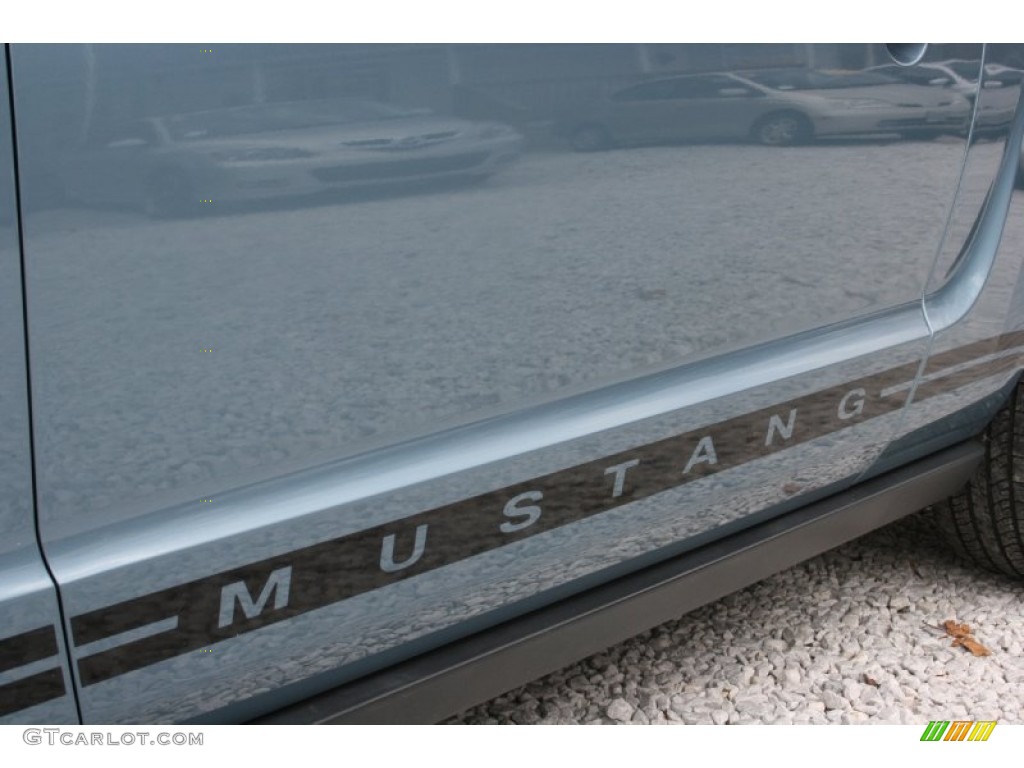 2006 Mustang V6 Deluxe Convertible - Windveil Blue Metallic / Dark Charcoal photo #32