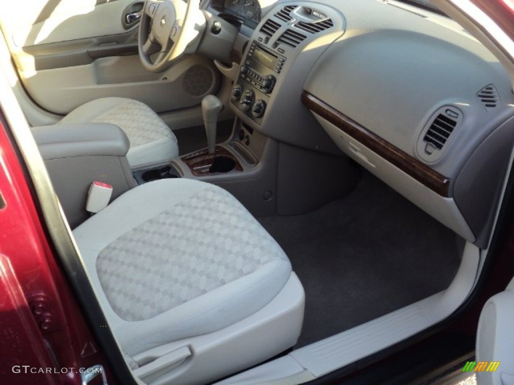 2005 Malibu Maxx LS Wagon - Sport Red Metallic / Neutral Beige photo #18