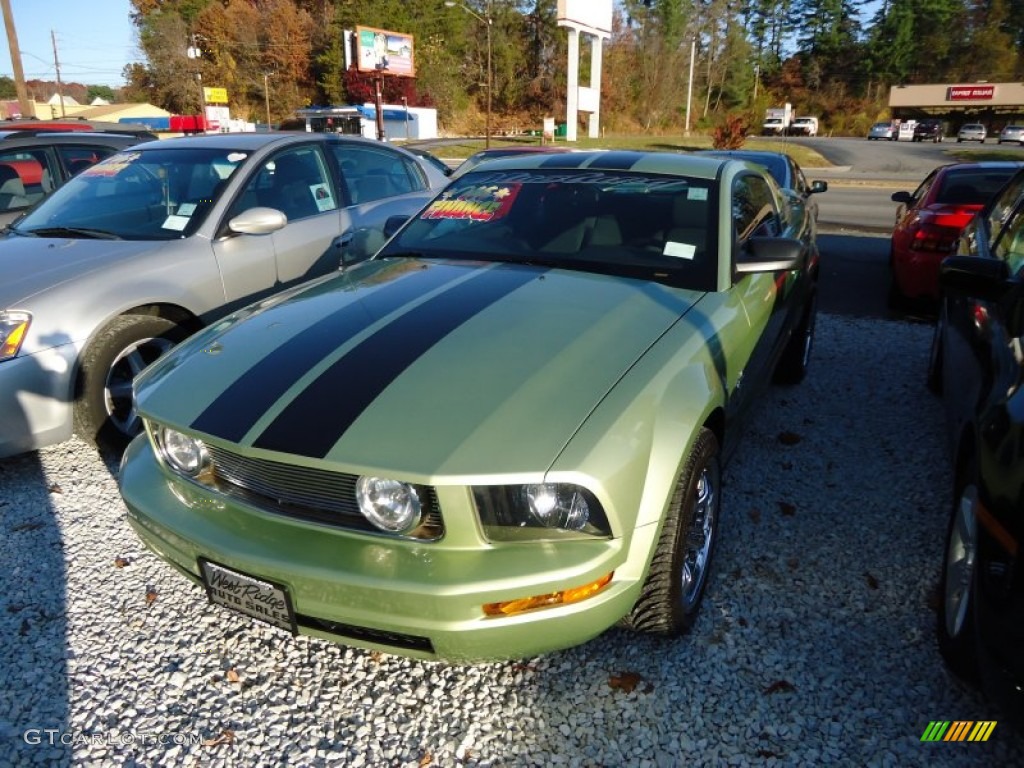 2005 Mustang V6 Deluxe Coupe - Legend Lime Metallic / Dark Charcoal photo #1