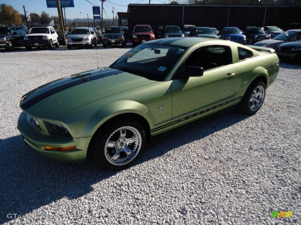 2005 Mustang V6 Deluxe Coupe - Legend Lime Metallic / Dark Charcoal photo #12