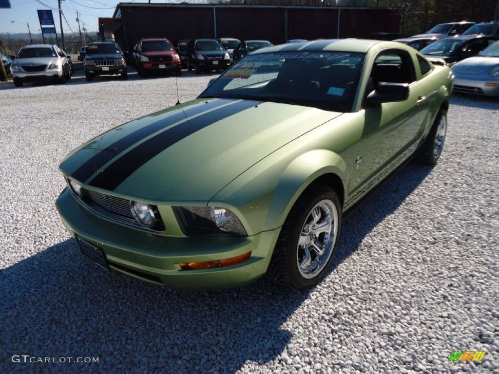2005 Mustang V6 Deluxe Coupe - Legend Lime Metallic / Dark Charcoal photo #13