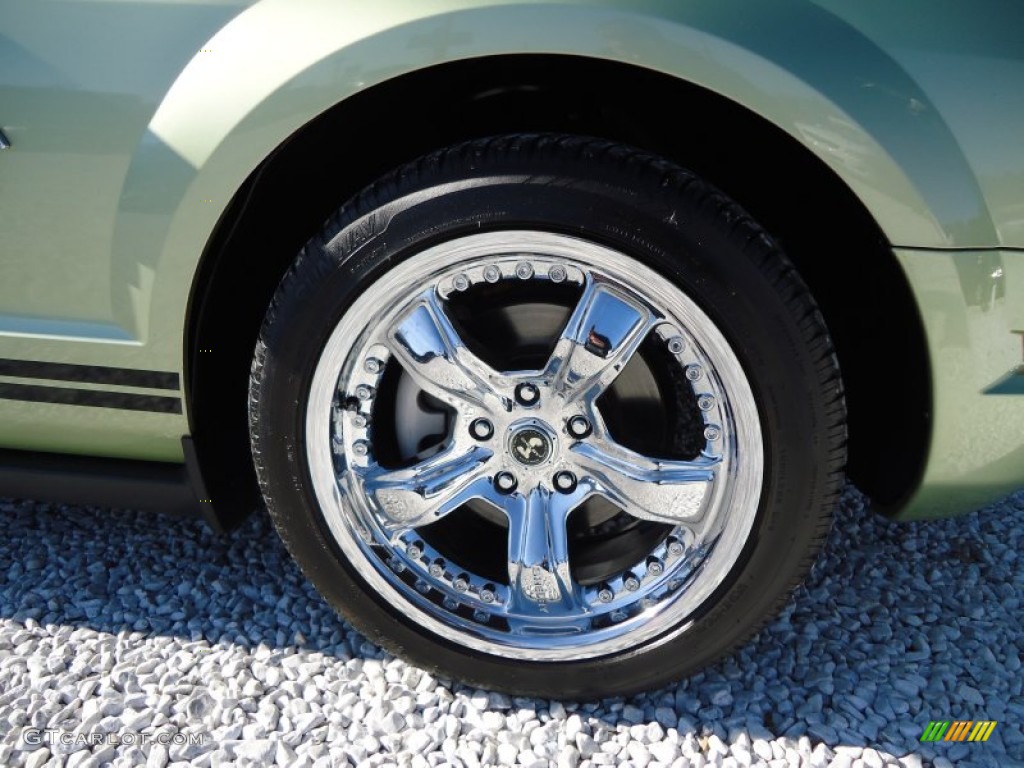 2005 Mustang V6 Deluxe Coupe - Legend Lime Metallic / Dark Charcoal photo #16