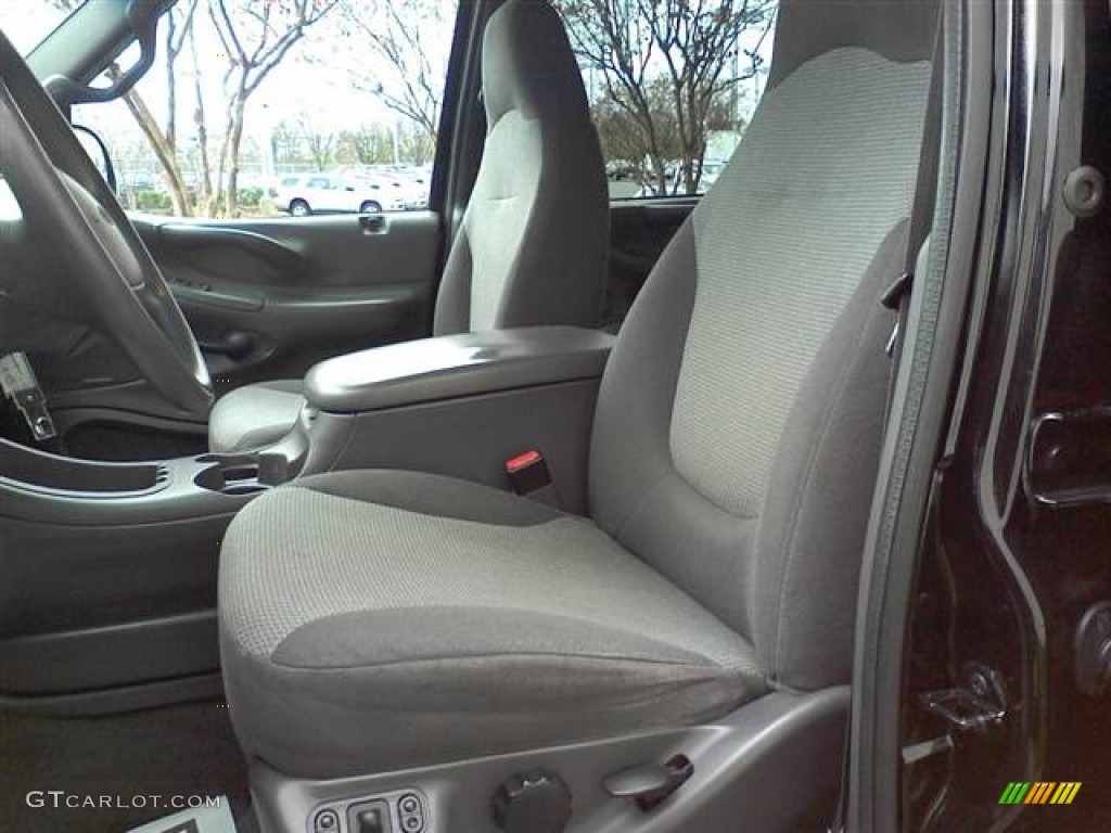 2002 Expedition XLT - Black / Medium Graphite photo #6
