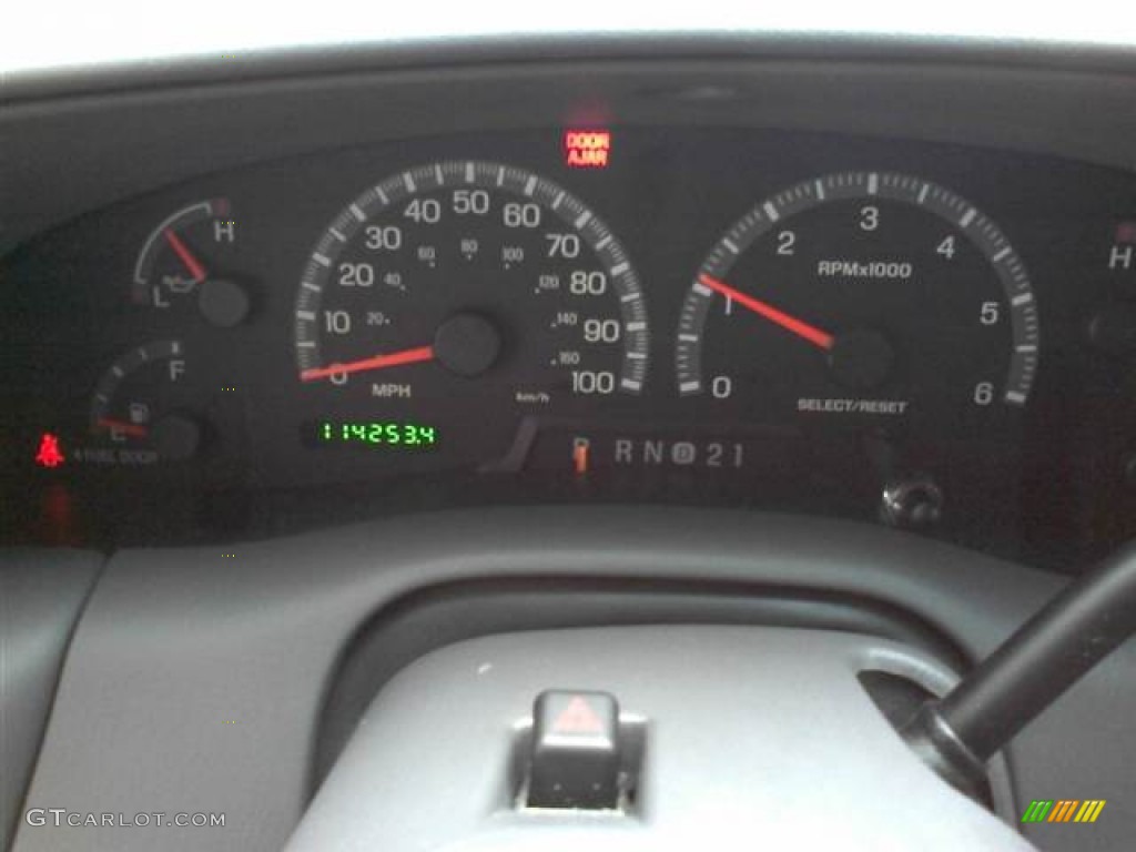 2002 Expedition XLT - Black / Medium Graphite photo #9